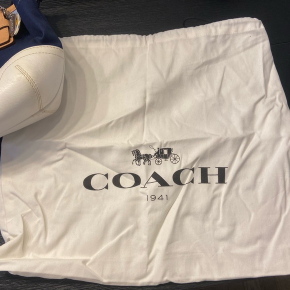 Coach mini tote - Picture 3 of 11